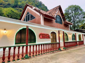 Los Pinos EcoHotel